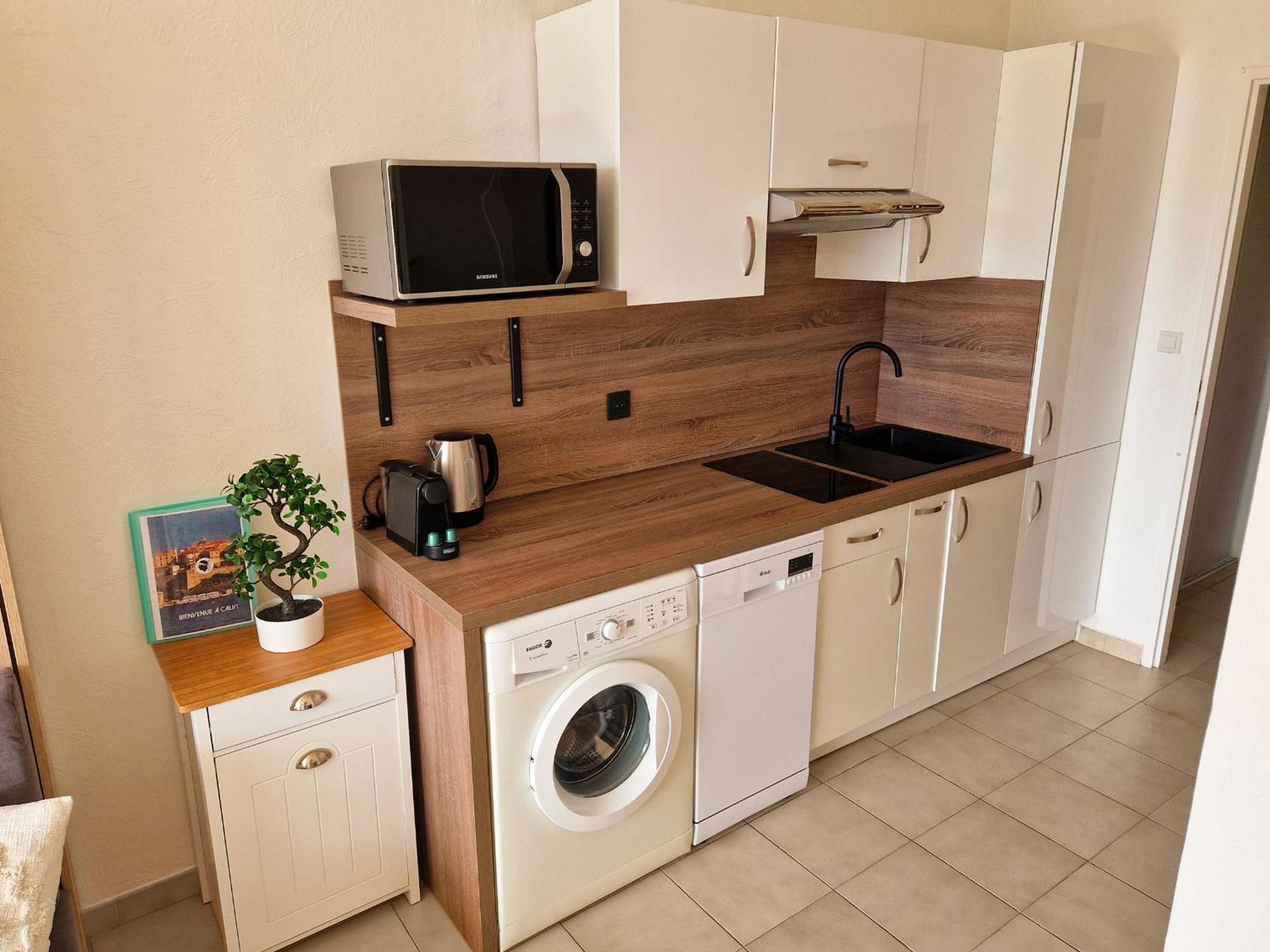 קאלבי Residence Les Mimosas מראה חיצוני תמונה